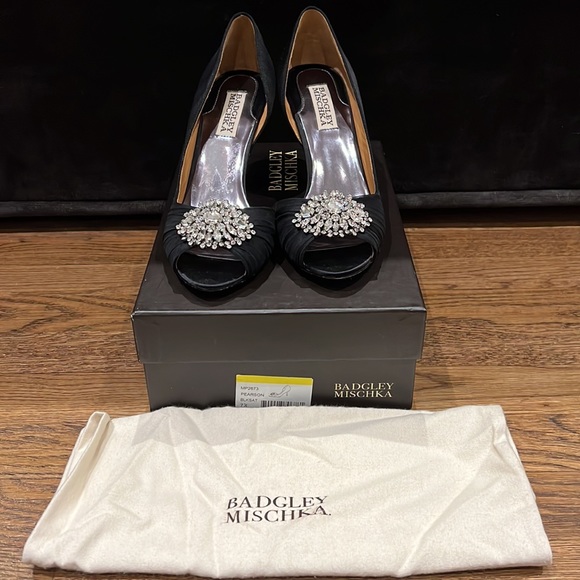 Badgley Mischka Pearson Embellished d'Orsay Pump - Picture 6 of 9